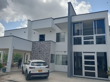 TURBACO CLUB CAMPESTRE ALTOS DE BUENA VISTA CASA PARA EL ARRIENDO 